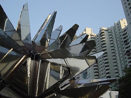 Art object "Flower pavilion":  stainless steel mirrors and steel, 12.5 x 14 x 14 m
